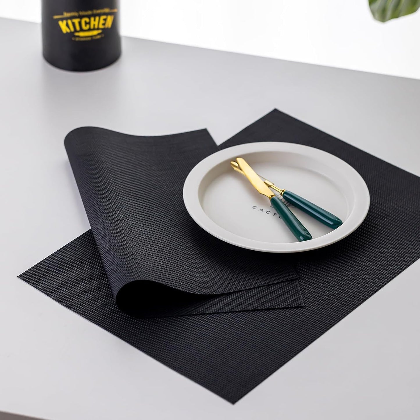 LEXMORE Placemats Set of 4 Vinyl/Plastic Woven Place Mats for Kitchen Table Indoor/Outdoor Washable Placemat Wipeable Dining Table Mats(A-Black)
