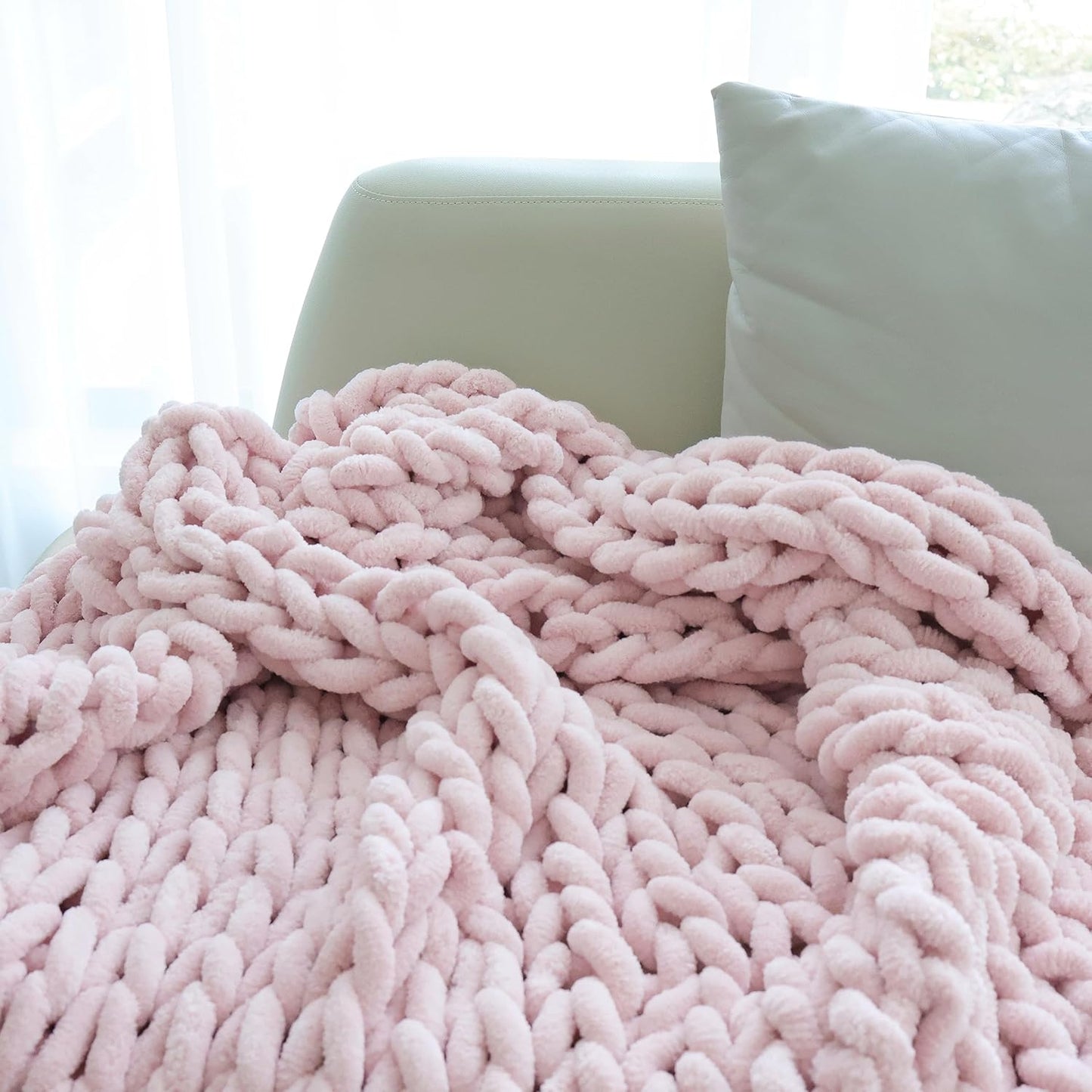Maetoow Chenille Chunky Knit Blanket Throw (60×80 Inch), Handmade Warm & Cozy Blanket Couch, Bed, Home Decor, Soft Breathable Fleece Banket, Christmas Thick and Giant Yarn Throws, Light Pink
