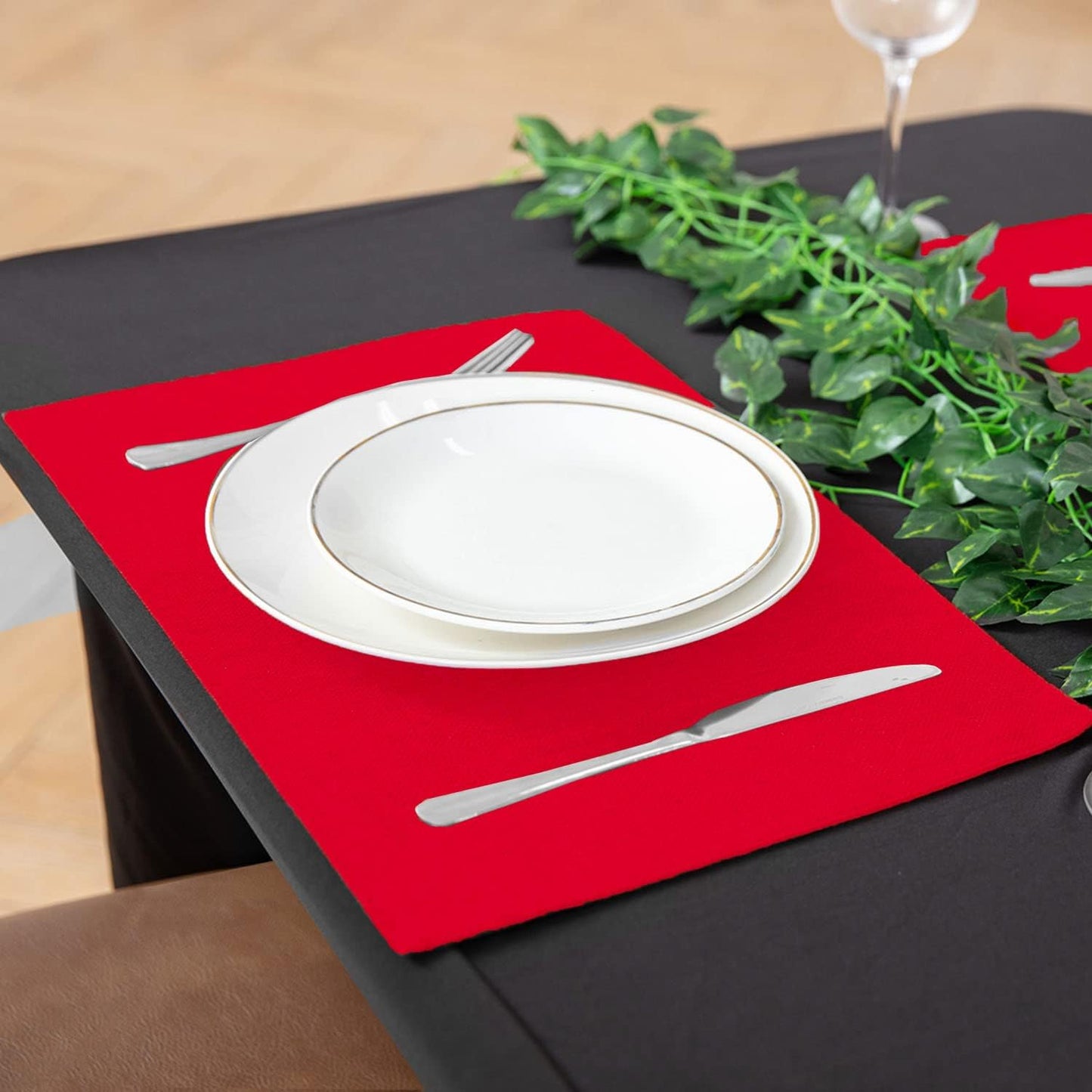 Cloth Placemats Set of 8, Linen Type Fabric Placemats Machine Washable Heat Resistant Placemats Wrinkle Free Thick Polyester Kitchen Place Mats for Dining Table (Red)