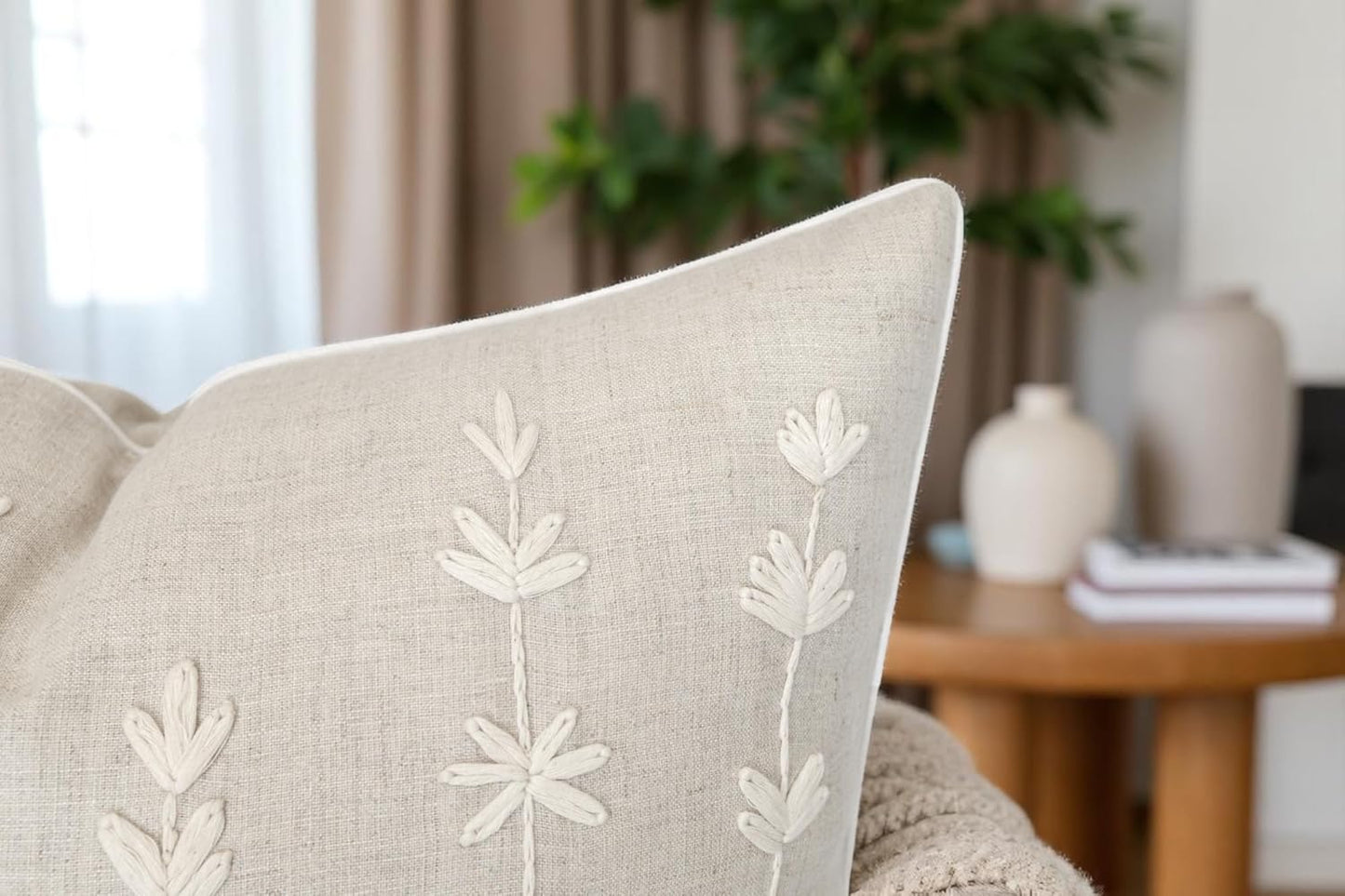 VAGMINE Hand Embroidered Daisy Accent Throw Pillow Cover - 18x18 Inches Square - 100% Linen Natural Decorative Cushion Cover for Couch, Sofa, Bed - Textured Embroidery - Boho Floral Home Décor