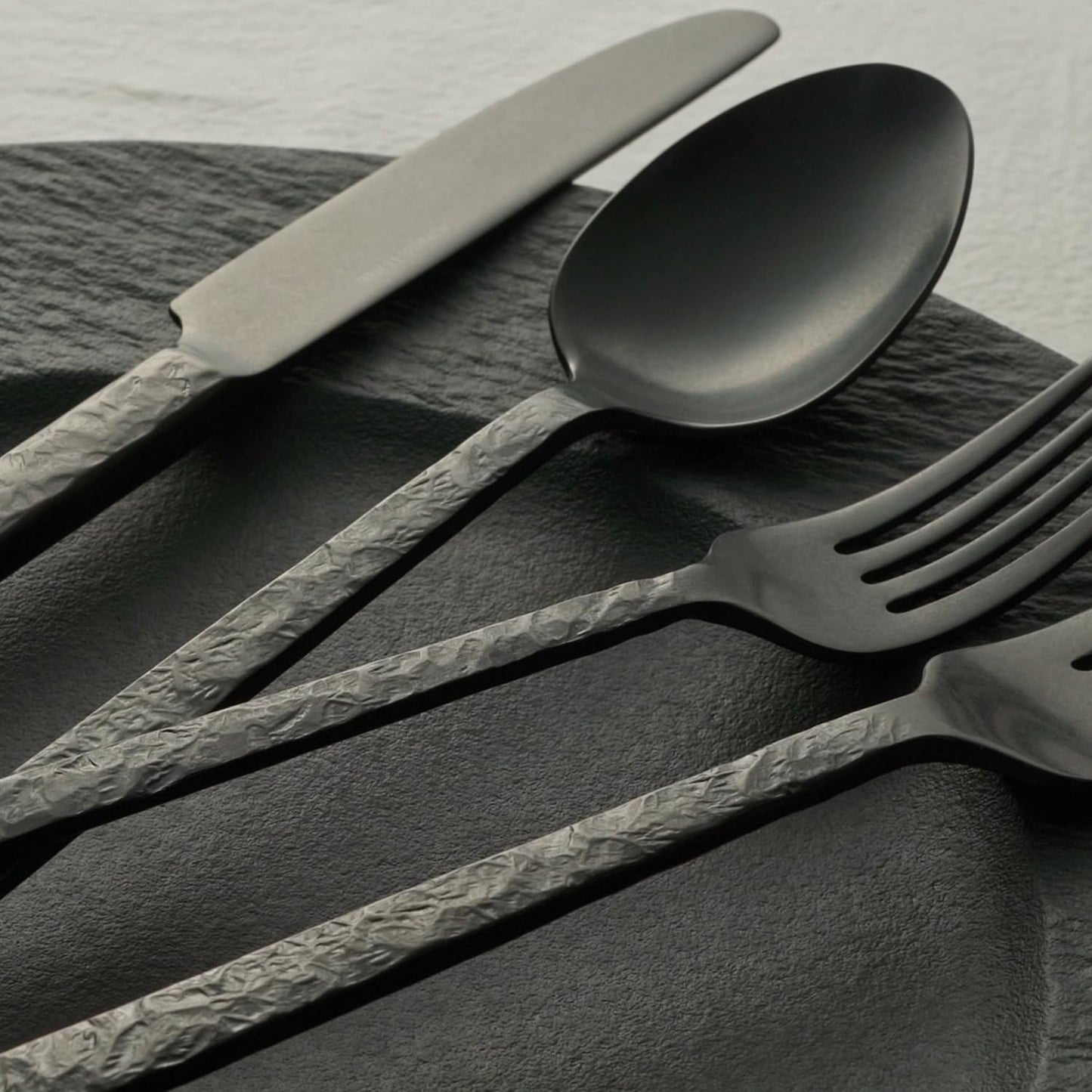 KINGSTONE 60 Pcs Black Hammered Silverware Set for 12, 18/10 Stainless Steel Heavy Duty Flatware Set, Tableware Cutlery Utensil Sets for Home Restaurant Dishwasher Safe