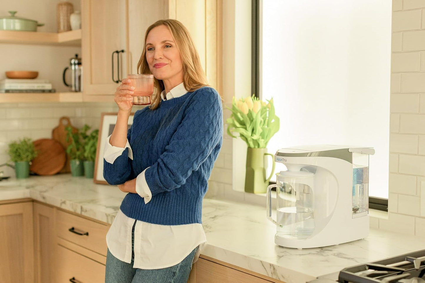 AquaTru Carafe Smart | Countertop Water Purifier for PFAS and Other Contaminants with Exclusive 4-Stage Ultra Reverse Osmosis Technology (No Plumbing or Installation Required) | BPA Free