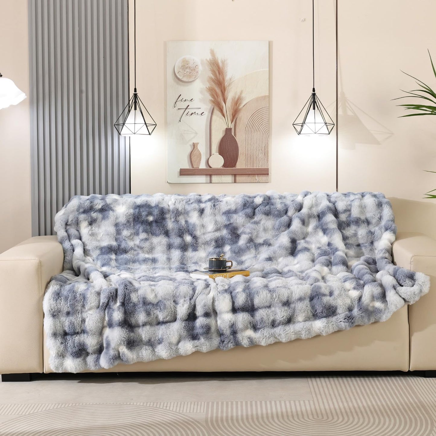 Latepis Faux Fur Fluffy Blanket for Couch, Super Soft Luxury Faux Fur Bubble Plush Thick Warm Cozy Fuzzy Twin Blanket for All Seasons, 60” x 80”, Tie-dye Blue, 860GSM