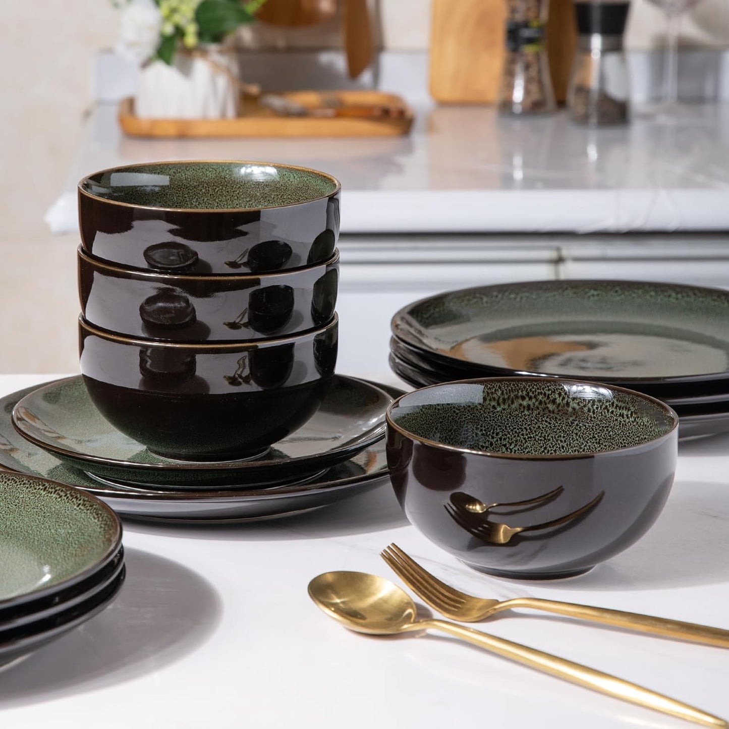 LERATIO Ceramic Dinnerware Sets for 8,Stoneware Plates and Bowls Sets,Handmade Reactive Glaze Dishes Set,Chip Resistant and Scratch Resistant | Oven&Dishwasher & Microwave Safe-Green(24PCS)