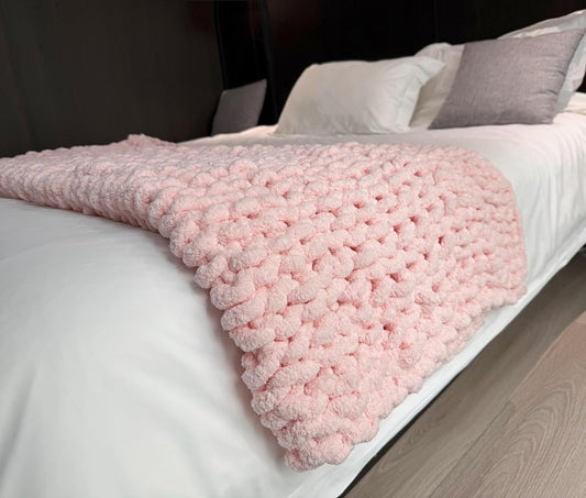 Chunky Knit Blanket Throw 40"x60", Chenille Throw Blankets, Handmade Warm & Cozy Blanket Couch Bed Home Decor, Soft Breathable Fleece Banket, Christmas for Couch Bed Sofa Best Gift (Pink)