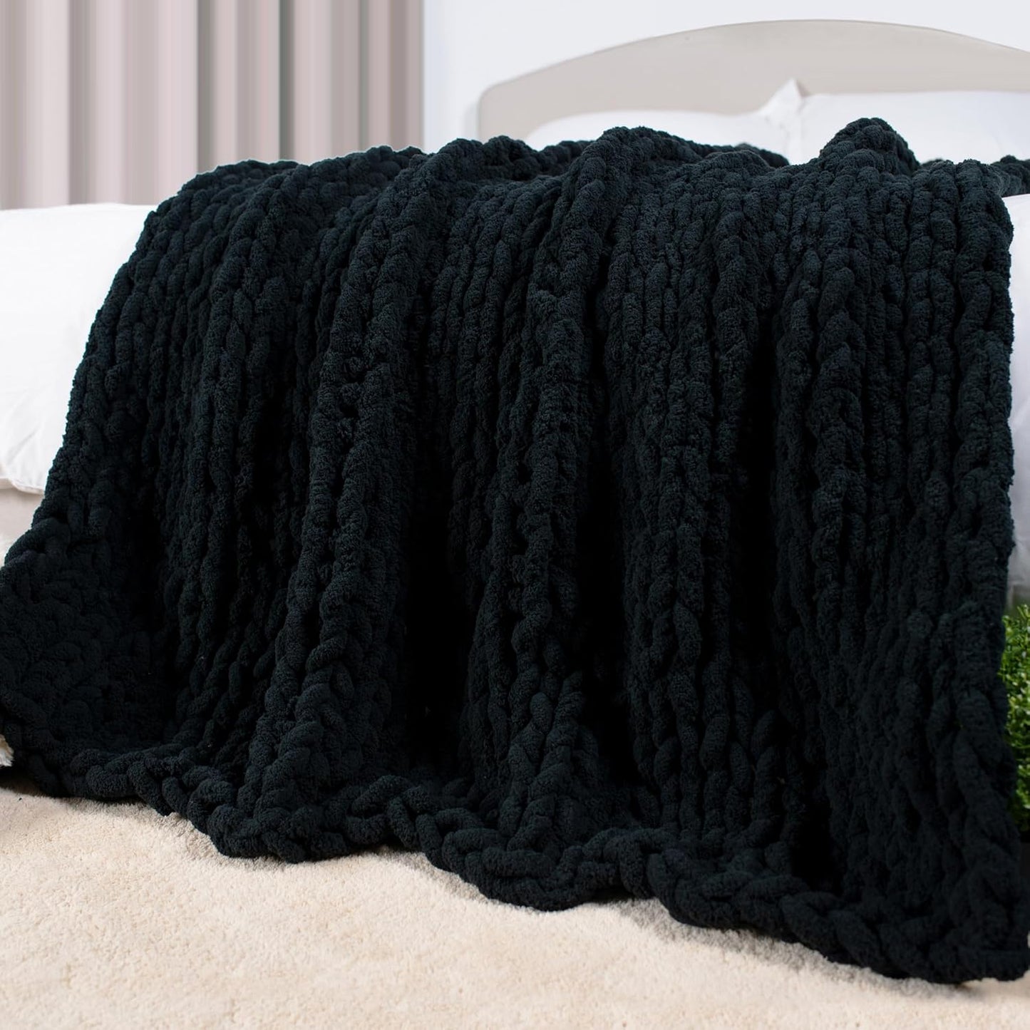 Carriediosa Chunky Knit Throw Blanket 60" X 80" Twin, 100% Hand Made Large Chenille Loop Yarn Soft Fluffy Throws for Couch Sofa Bed, Big Crochet Cozy Heavy Thick Cable Woven Blankets, Black