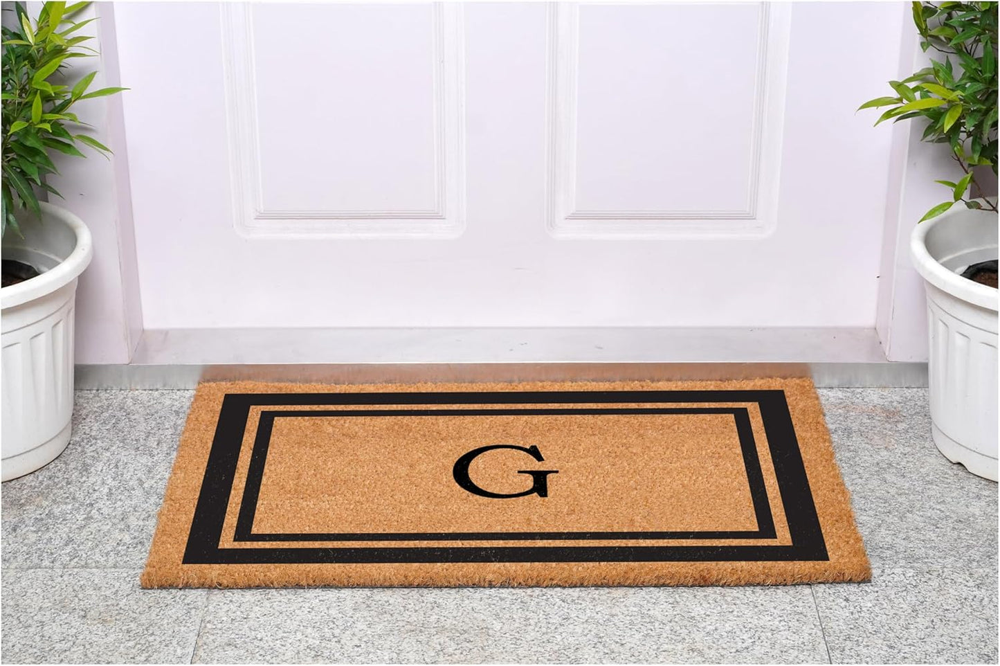 Calloway Mills 152962448 Black Border 24" x 48" Monogram Doormat (Letter G)