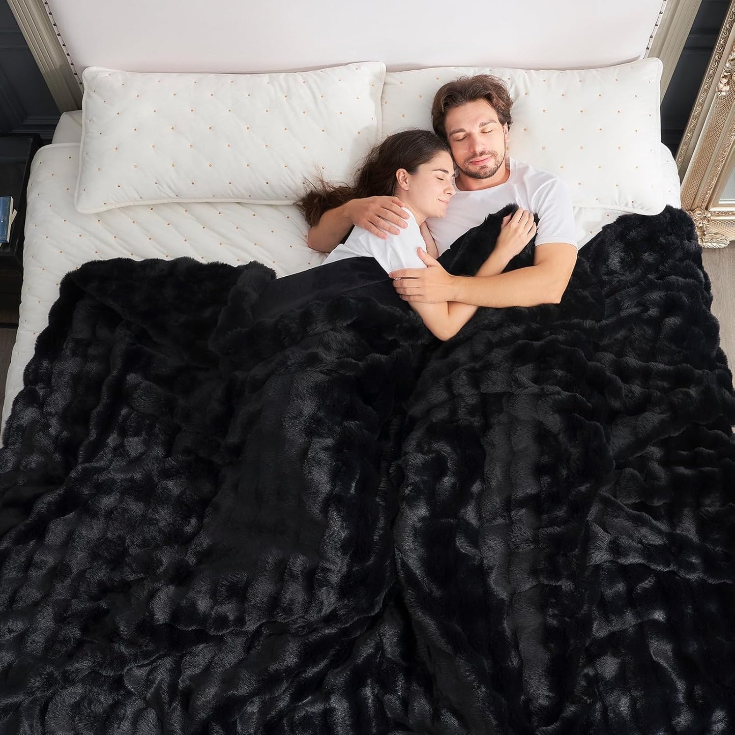 Cozy Bliss Faux Fur Throw Blanket for Couch, Fuzzy Soft Plush Thick Bubble Blanket for Sofa Bedroom Living Room, 90 * 90 Inches Black