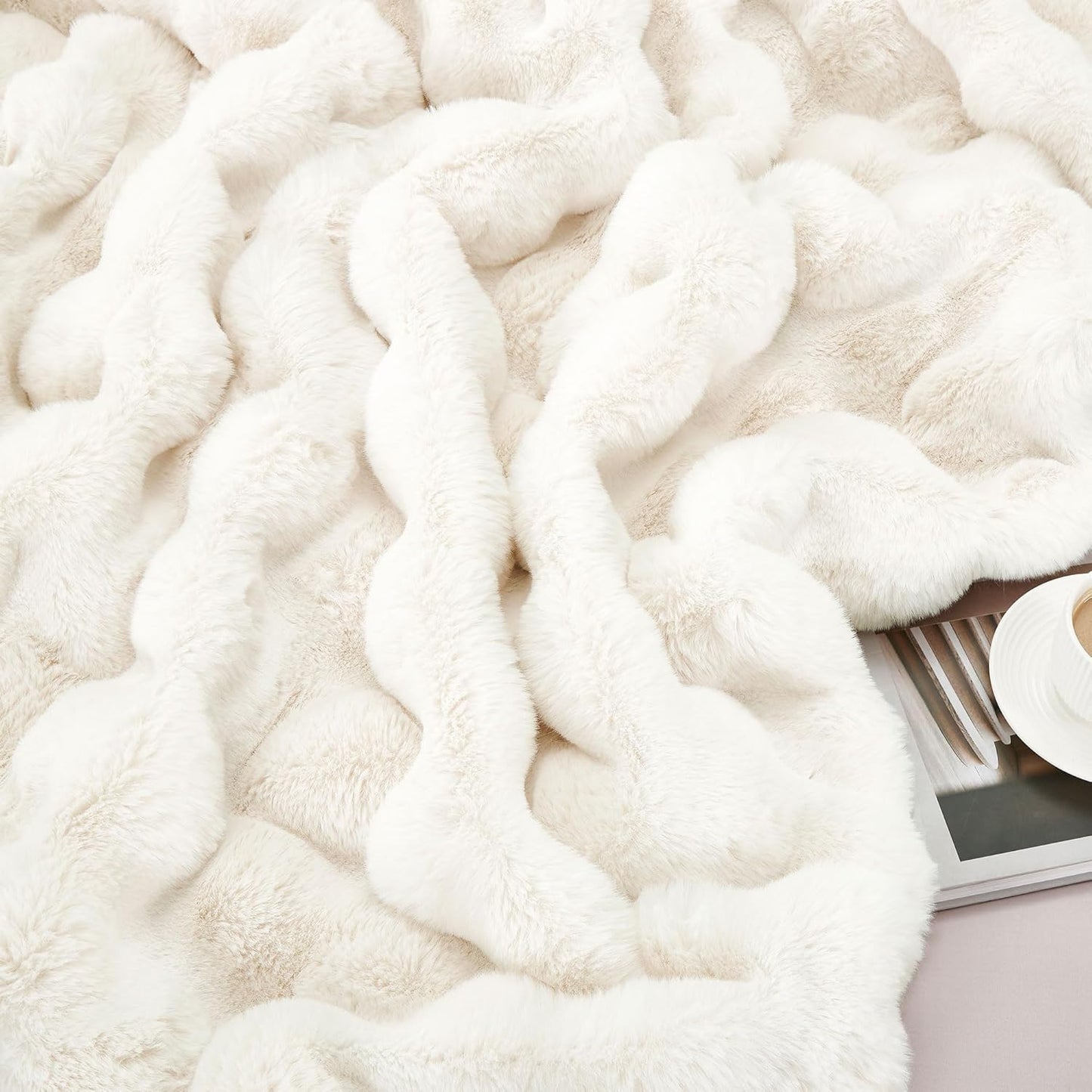 DREAMNINE Large Soft Thick Fuzzy Bubble Faux Rabbit Fur Blanket Full Size 70" x 80",Double Sided Comfy Plush Warm Shaggy Fluffy Blankets,Luxury Big Cozy Cute Textured Furry Blanket for Bed,Cream White