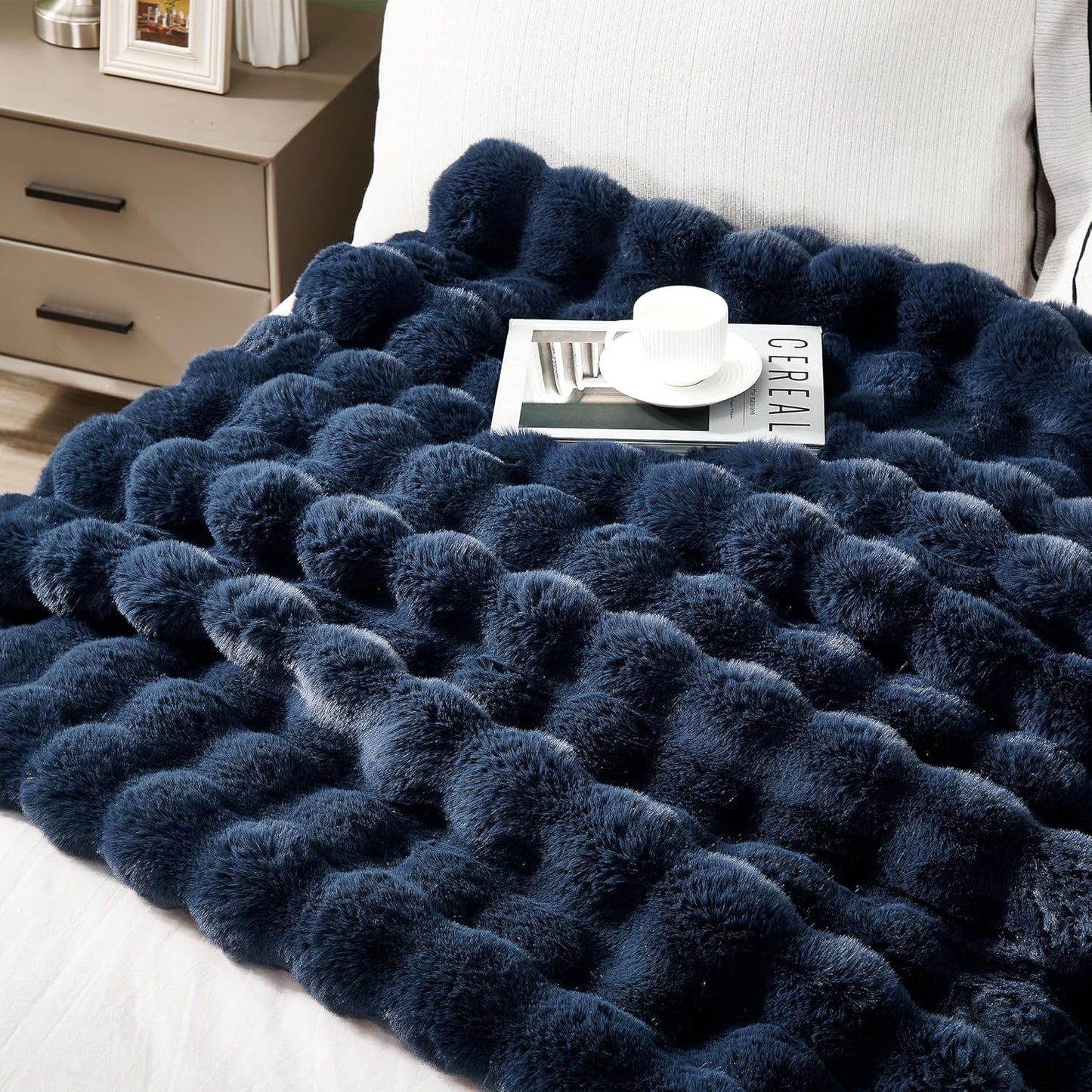 DREAMNINE Large Soft Thick Fuzzy Bubble Faux Rabbit Fur Blanket - Queen Size 80" x 90",Double Sided Comfy Plush Warm Shaggy Fluffy Blankets, Luxury Big Cozy Cute Textured Furry Bed Blanket, Navy Blue