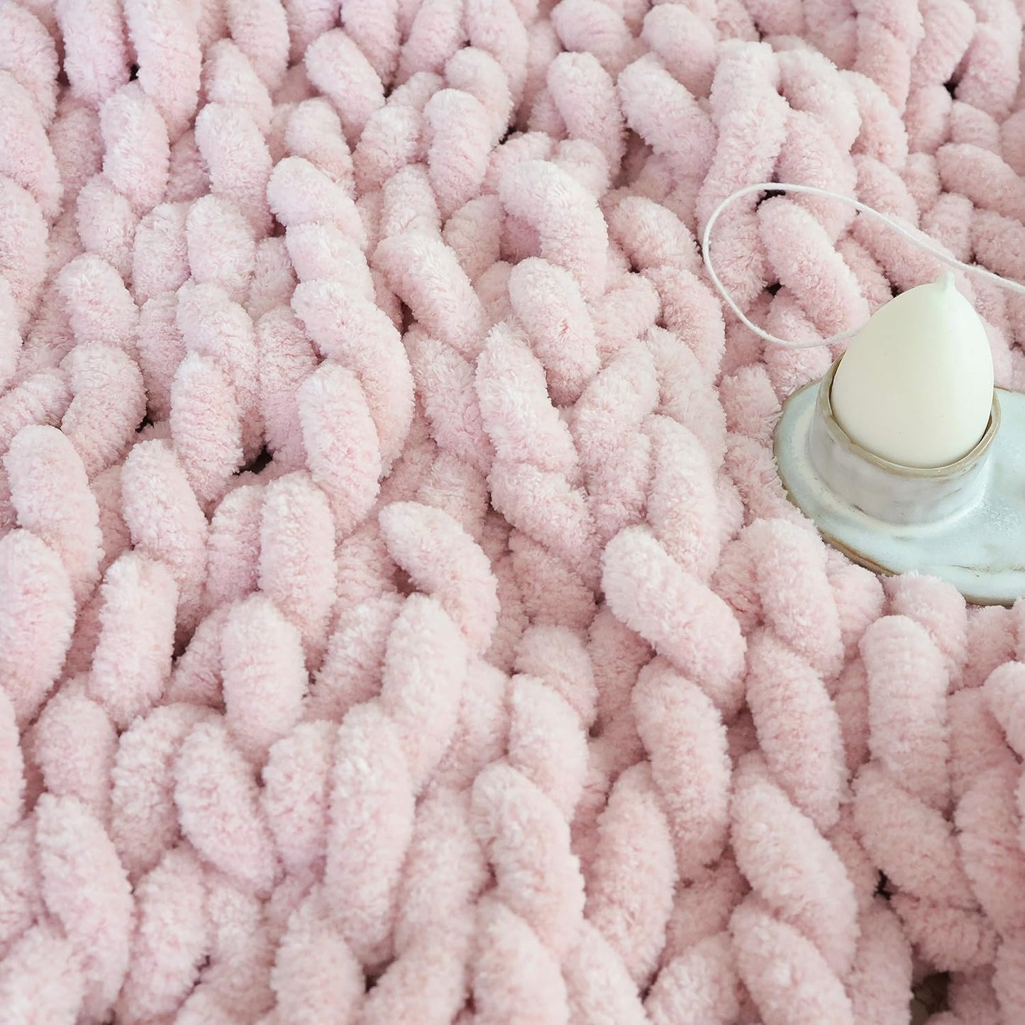 Maetoow 30X40 Inch Chenille Chunky Knit Blanket Throw, Handmade Warm & Cozy Blanket Couch, Bed, Home Decor, Soft Breathable Fleece Banket, Christmas Thick and Giant Yarn Throws, Light Pink