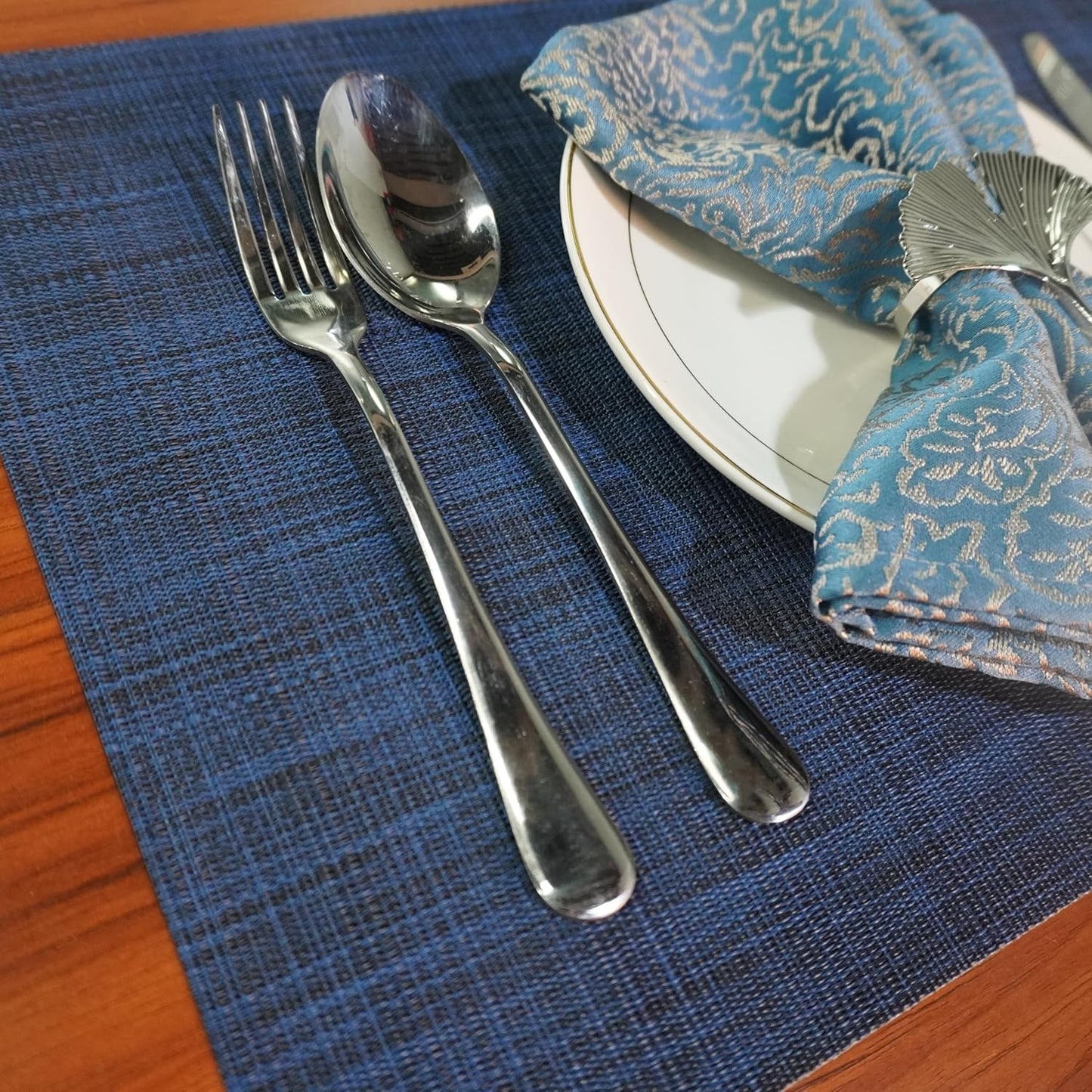 WAZAIGUR Placemats Set of 8 for Dining Table Heat-Resistant Washable Place Mats Woven Vinyl Kitchen Table Mats Easy to Clean,Navy Blue