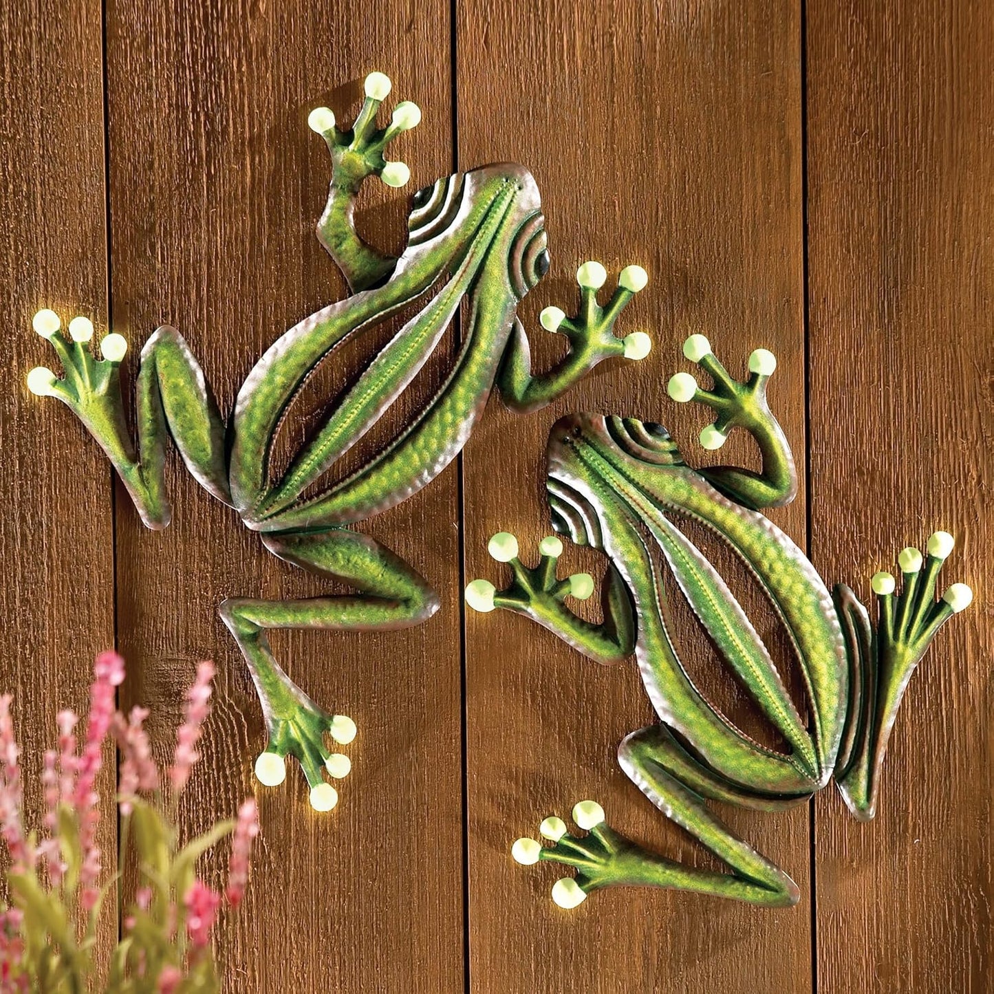 Collections Etc Glow in The Dark Hanging Frogs Wall Fence Tree Decor - Set of 2, Green