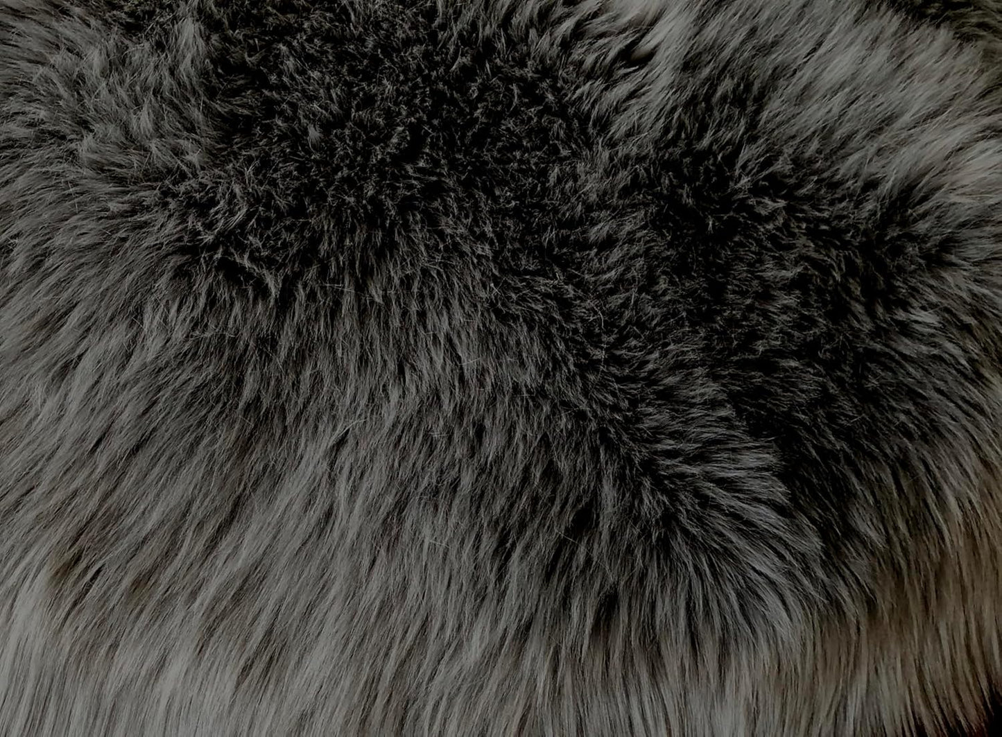LAMBZY Faux Sheepskin Super Soft Hypoallergenic Silky Shag Rug for Living Room, Kids Room, Sofa (Quarto 4 Pelts 4'x6', Dark Grey)
