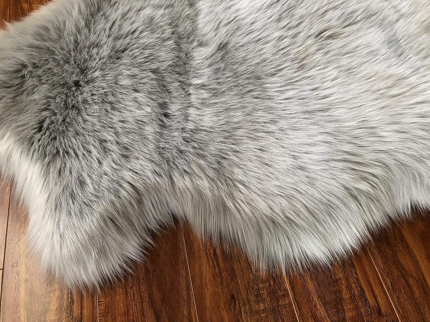 LAMBZY Faux Sheepskin Hypoallergenic Free Shape Silky Shag Rug, Luxury Shaggy Silky Plush Carpet for Bedrooms Rugs Living Room Kids Rooms Sofa Floor Rugs (Decto 10 Pelts 6'x10', 180x300cm, Grey)